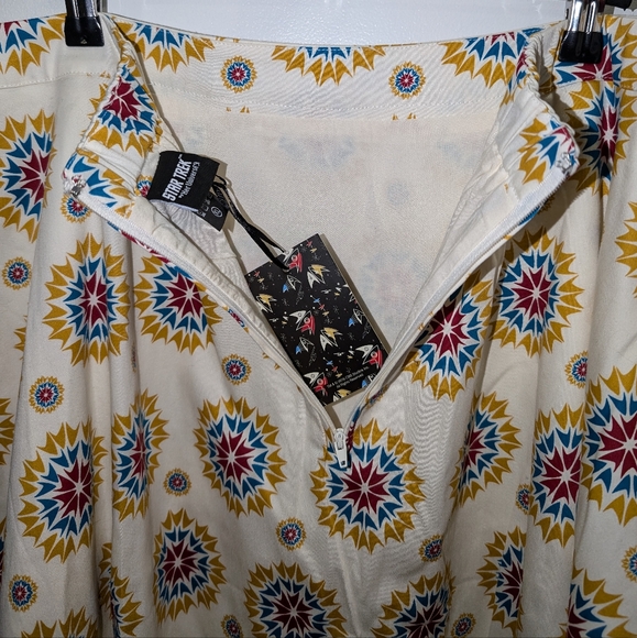 NWT Star Trek Starfleet Delta insignia sunburst skirt. - Picture 4 of 9
